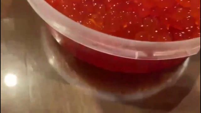 Как отличить настоящую красную икру от подделки?? смотреть онлайн