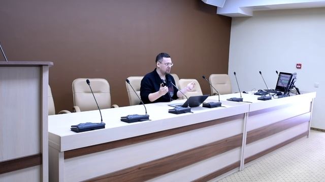 Семинар Дмитрий Рус: «Первые шаги начинающего писателя». Роскон-2016 смотреть онлайн
