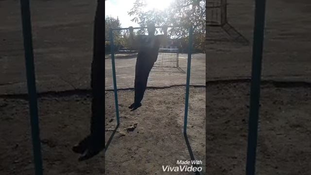 КАК ПРАВИЛЬНО ПОДТЯГИВАТЬСЯ НА ТУРНИКЕ! смотреть онлайн