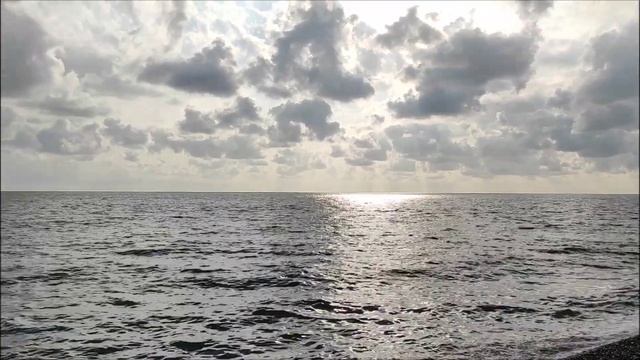 Пляж в Кринице. Чёрное море. Геленджик. Осень. смотреть онлайн