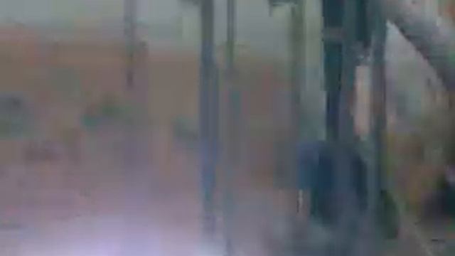 Бомжи живут в подъездах смотреть онлайн