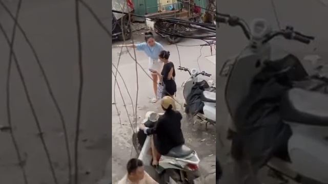 ??CLIP: Góc quay khác 'BÓC TRẦN' sự hung hãn Chị áo xanh bị 'TÁT ĐỎ MẶT' vẫn bình tĩnh giải thích✔ смотреть онлайн