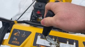 Запуск снегоуборщика. Обзор.