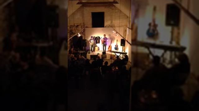 Jon Parry 'The town i loved so well' смотреть онлайн