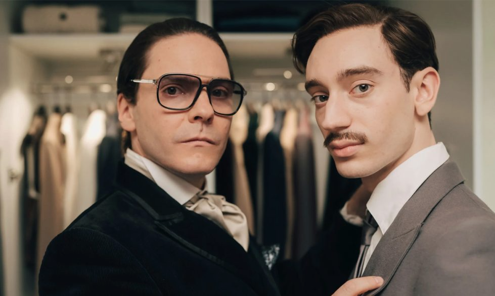 Стать Карлом Лагерфельдом. Официальный Трейлер смотреть онлайн