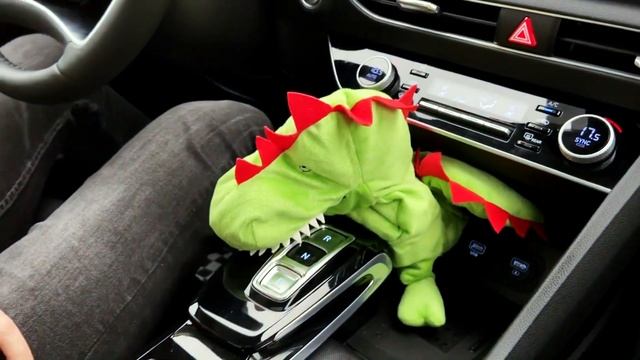 Потратил на тест-драйв Hyundai Sonata 2000$!? Лайфхак: как переключать передачи шваброй/Я и Тачки смотреть онлайн
