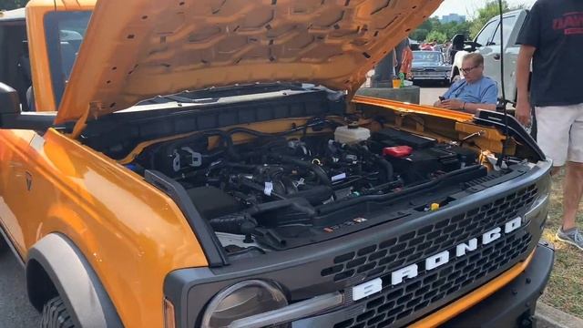 Cars & Coffee: 2021 Ford Bronco BRAND NEW! смотреть онлайн