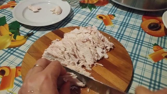 Салат "Нежный" Всегда Первым Его Съедают в Праздничные Застолья. смотреть онлайн