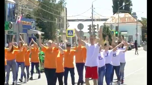 Праздничное шествие "Динской район - территория спорта!" (11.06.2018) (часть 5) смотреть онлайн