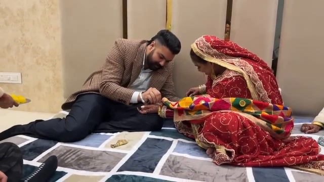 NEWLY WEDDED COUPLE GAMES | RING FISHING | GANA OPENING | SOHRE TE SASS DA PYAR | INDER & KIRAT смотреть онлайн
