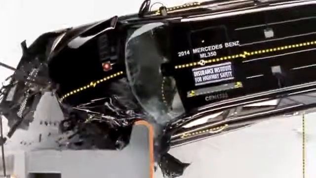 Mercedes M class crash test смотреть онлайн