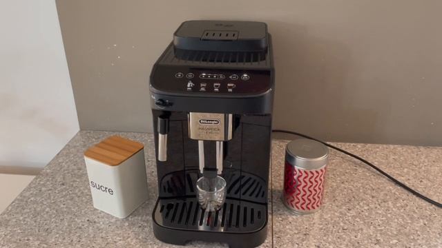 Delonghi Magnifica EVO, test & avis! #delonghi #coffee #coffeetime #test смотреть онлайн