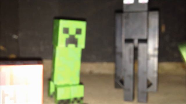 Minecraft Action Figure Reviews: Enderman and Creeper смотреть онлайн