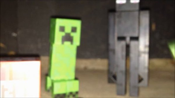 Minecraft Action Figure Reviews: Enderman and Creeper