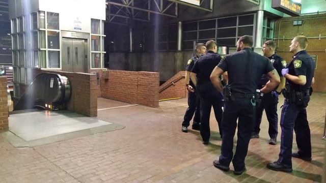 MBTA police dealing with a possible assault and battery suspect смотреть онлайн
