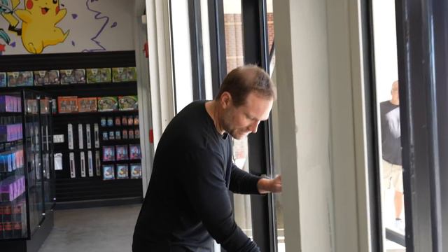 Day in the Life of a New Card Shop Owner (First Day!) смотреть онлайн