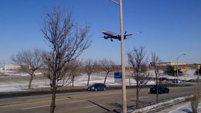 Aeroflot A330-300 [VQ-BEL] Landing Rwy 24L @ Toronto/YYZ смотреть онлайн