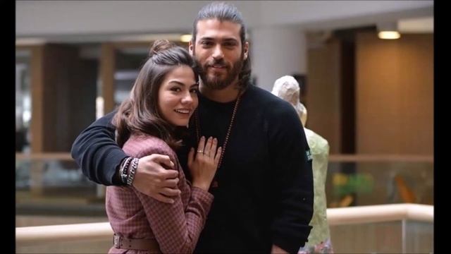 Yaman deu um anel para Demet #demetozdemir #canyaman #erkincikus смотреть онлайн