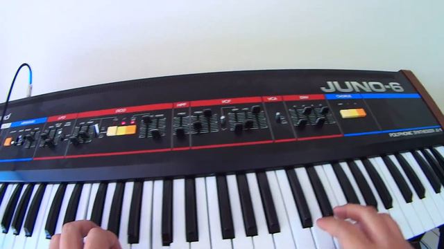Quick Session: Roland Juno-6 Rhodes Imitation смотреть онлайн