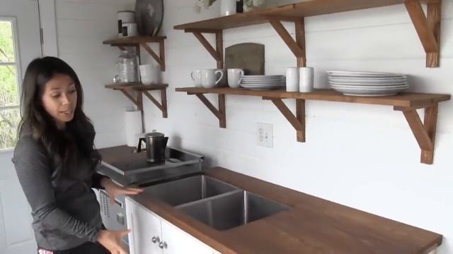 Beautiful 24 Foot Tiny House Tour with Free Plans: Ana White Tiny House Build [Episode 18] смотреть онлайн