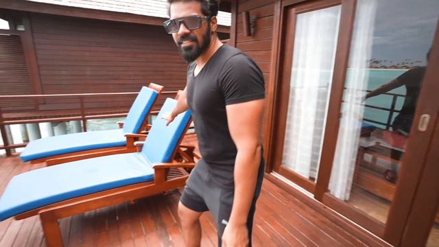 Mind Blowing Water Villa in the Middle of INDIAN OCEAN | MALDIVES смотреть онлайн