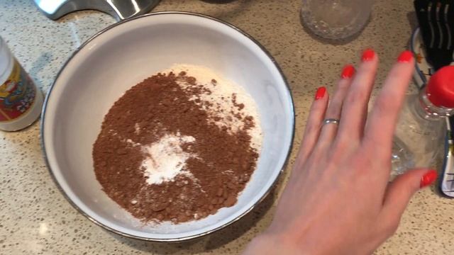 Как приготовить мягкое шоколадное печенье с M&M's смотреть онлайн