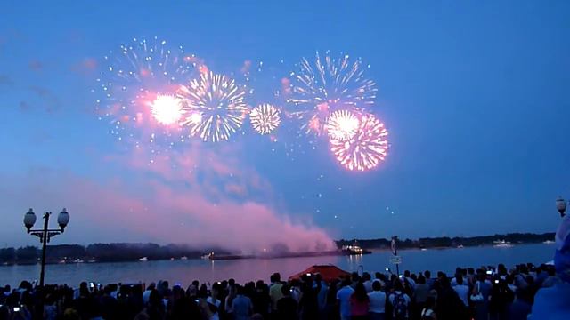 Ярославль день города 2014 салют смотреть онлайн