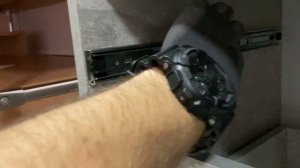 Что делать если ящик заходит туго?