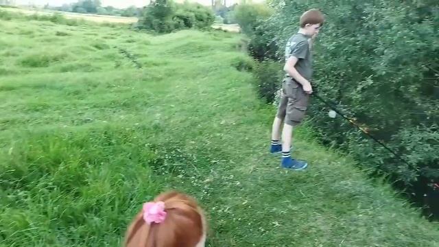 Лето в деревне/самый лучший отдых/ рыбалка, козы, раздолье, красота смотреть онлайн