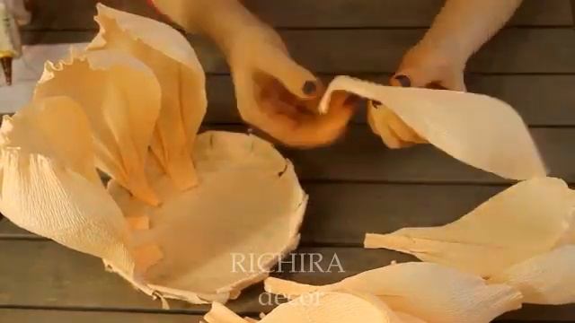 Большие цветы из бумаги - Пион из гофрированной бумаги смотреть онлайн