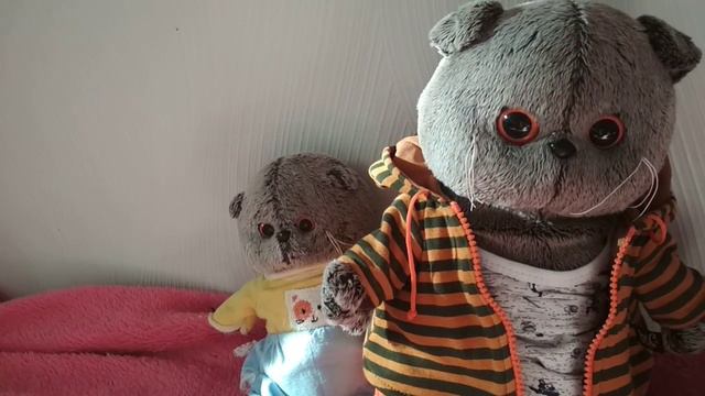 Во что играть с Басиком в машине смотреть онлайн