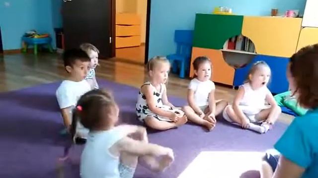 Группа "Метелики" играют на музыкальных инструментах смотреть онлайн
