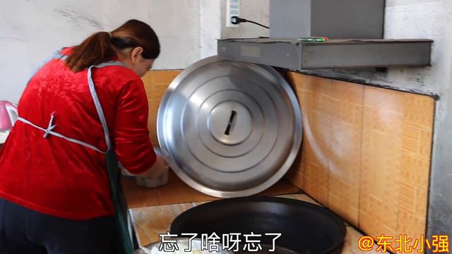 原来大嫂做的“白瞎”是这个“白虾”啊！真是新颖又好吃 смотреть онлайн