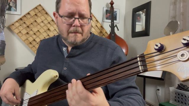The Wild Frontier - Bruce Hornsby and the Range - MIJ Fretless Fender Jazz Bass Cover смотреть онлайн