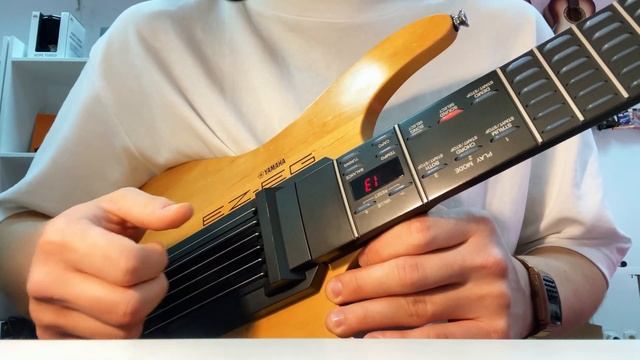 Гитара без струн Yamaha EZ EG смотреть онлайн