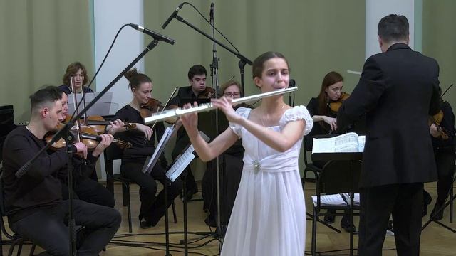 А. Шнитке "Менуэт" Исп. Анна Чуракова (флейта) и камерный оркестр "Cantilena" смотреть онлайн