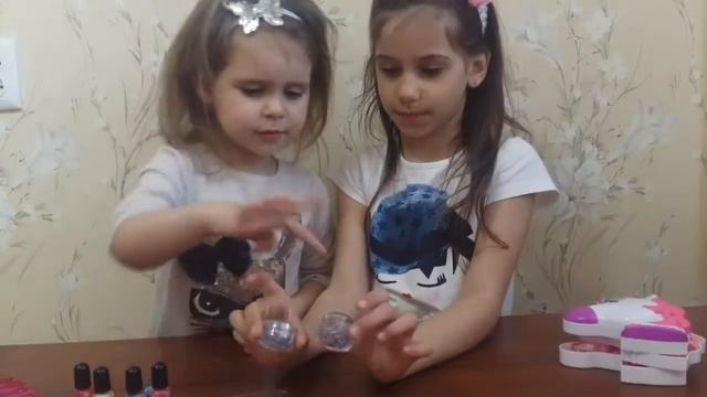 Детская косметика. Делаем макияж смотреть онлайн