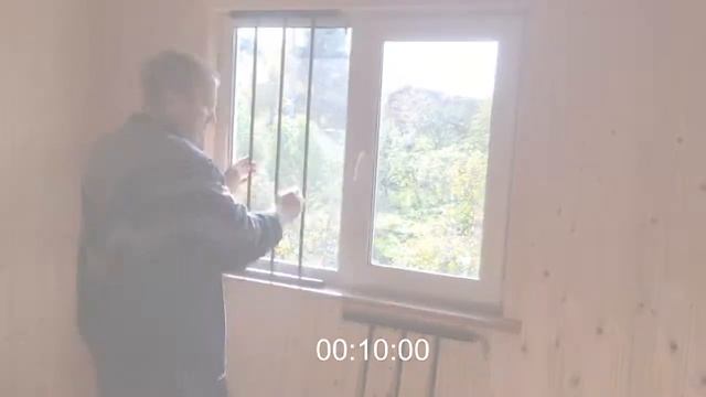 Установка решетки на окно за 10 секунд смотреть онлайн