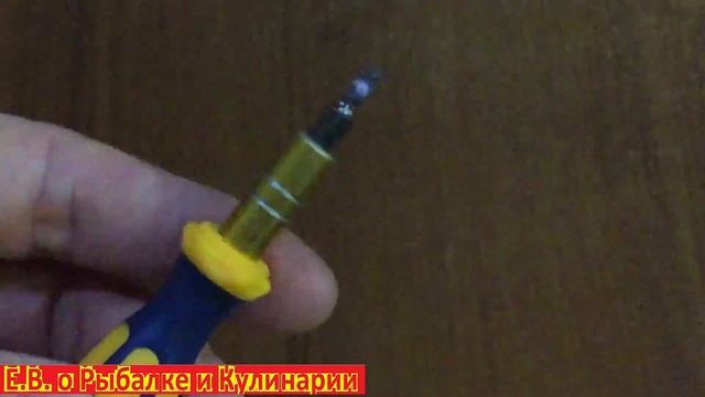 Супер отвертка со сменными магнитными битами 28 в 1, YA XUN YX 8017. Отвертка с насадками YX 8017. смотреть онлайн