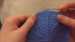 Мастер-класс по вязанию шляпки-колокольчику крючком Часть 1. How to crochet a baby hat bell Part 1