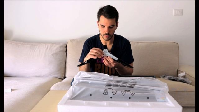 אנבוקסינג למסך מחשב של AOC לעריכה מקצועית смотреть онлайн