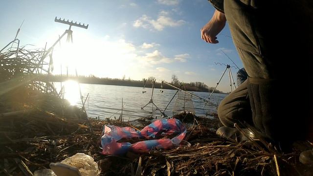 Раздача тарани на Днепре. Запорожье/Distribution of ram on the Dnieper. Zaporozhye смотреть онлайн