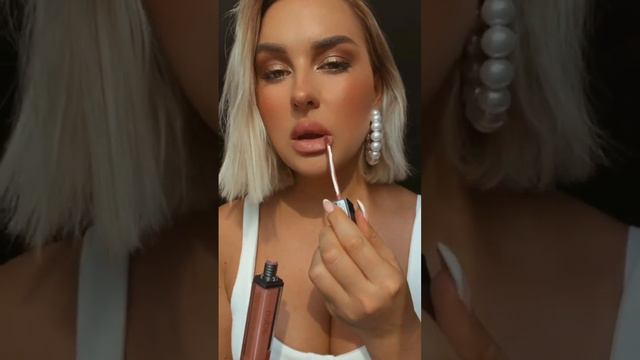 Идеальная нюдовая помада! Подходит Всем 😍 Как Вам оттенок? Пиши в комментарии смотреть онлайн