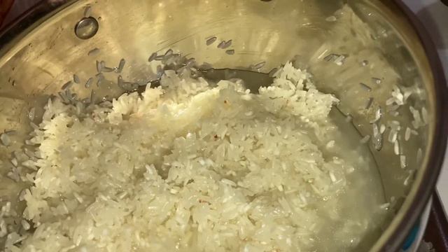 Шашыраңқы, езілмей, жабыспай пісетін күріш пісіру әдісі😍 / Қазақша (казакша) рецепт смотреть онлайн