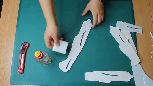 Простая летающая модель самолета Ла-5 из потолочки смотреть онлайн