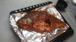 Лещ, запечённый в духовке в фольге.