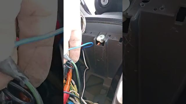 дополнительная кнопка открывания багажника,форд фокус 2 смотреть онлайн