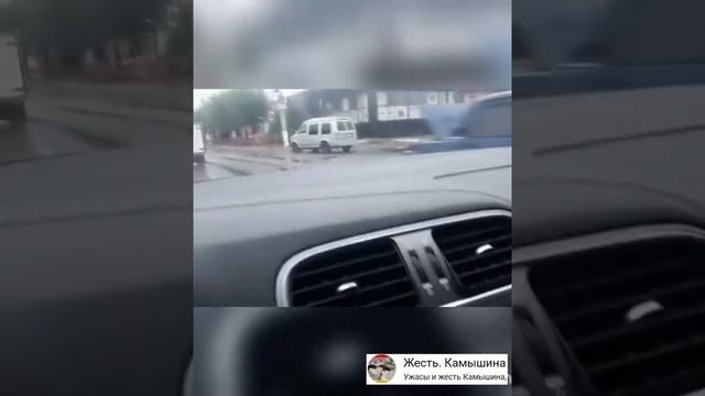 Камышин. Жесть на дороге. Лобовое Фольц и Дастер. Движок улетел смотреть онлайн