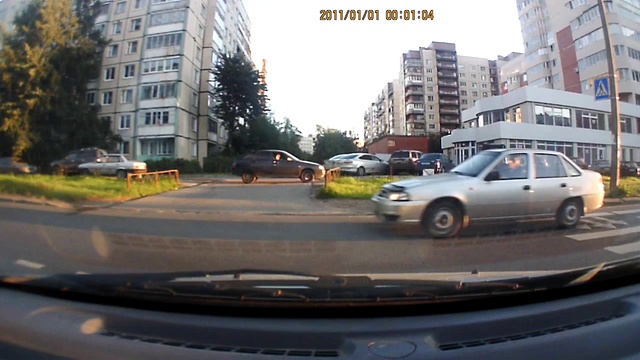 Автомобильный видеорегистратор DVR 08 Mini HD смотреть онлайн