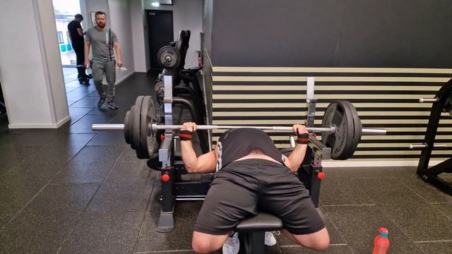 Жим штанги лёжа 130кг на 7 повторений Bench press 286lbs x7 reps смотреть онлайн